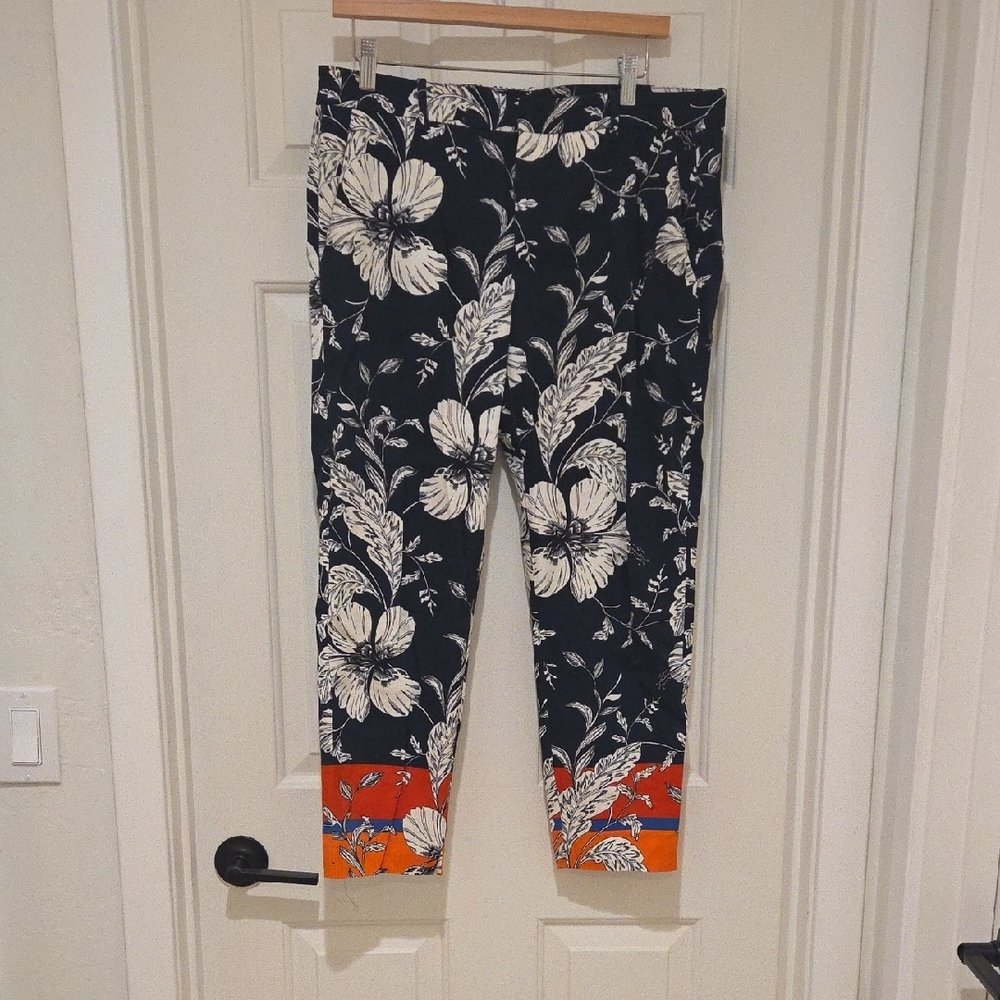 Zara Navy and White Floral Pants